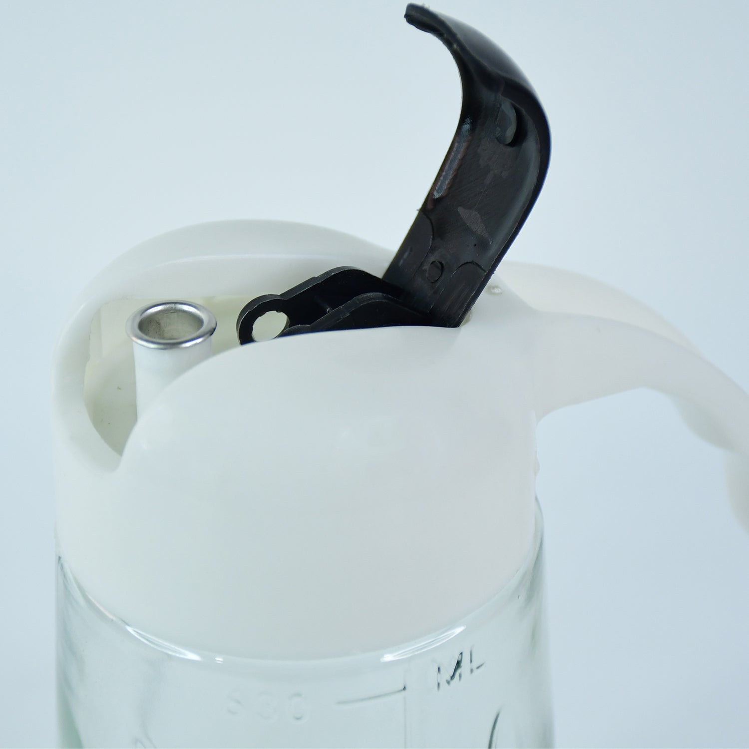 Kitchen Glass Oil Bottle Dispenser Automatic Opening Closing Home Bottles For Oil And Vinegar Honey Olive Oil Container (630ml) Kitchen Glass Oil Bottle Dispenser Automatic Opening Closing Home Bottles For Oil And Vinegar Honey Olive Oil Container (630ml)